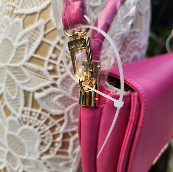Anne Klein convertible crossbody bag. New with tags! Barbiecore pink! - Picture 5 of 7